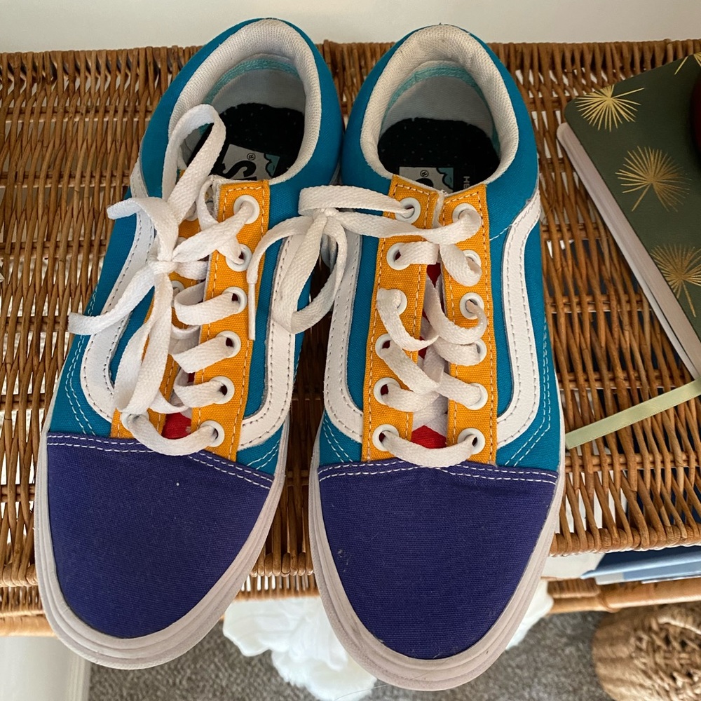 Vans - Picture 2 of 5